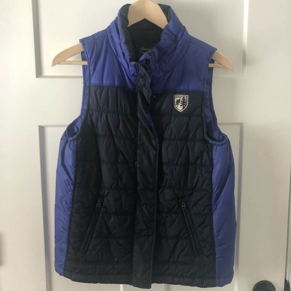 American Eagle women’s puffer vest